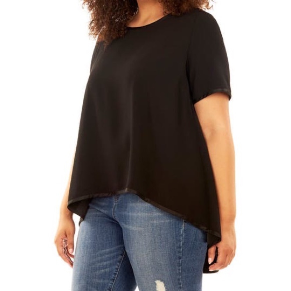 Rebel Wilson HighLow Black Top 2x